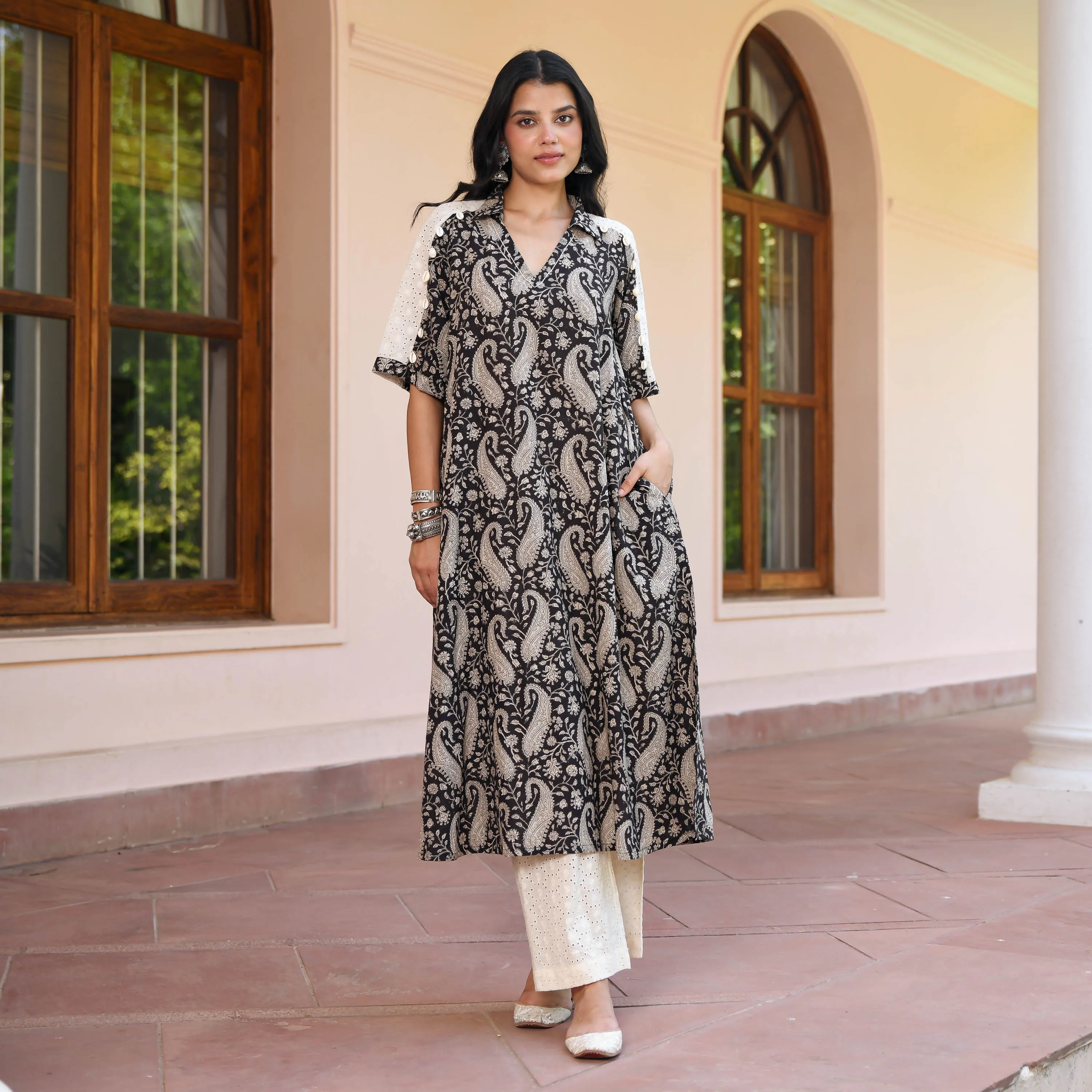 Ishita Black Beige Matching Set