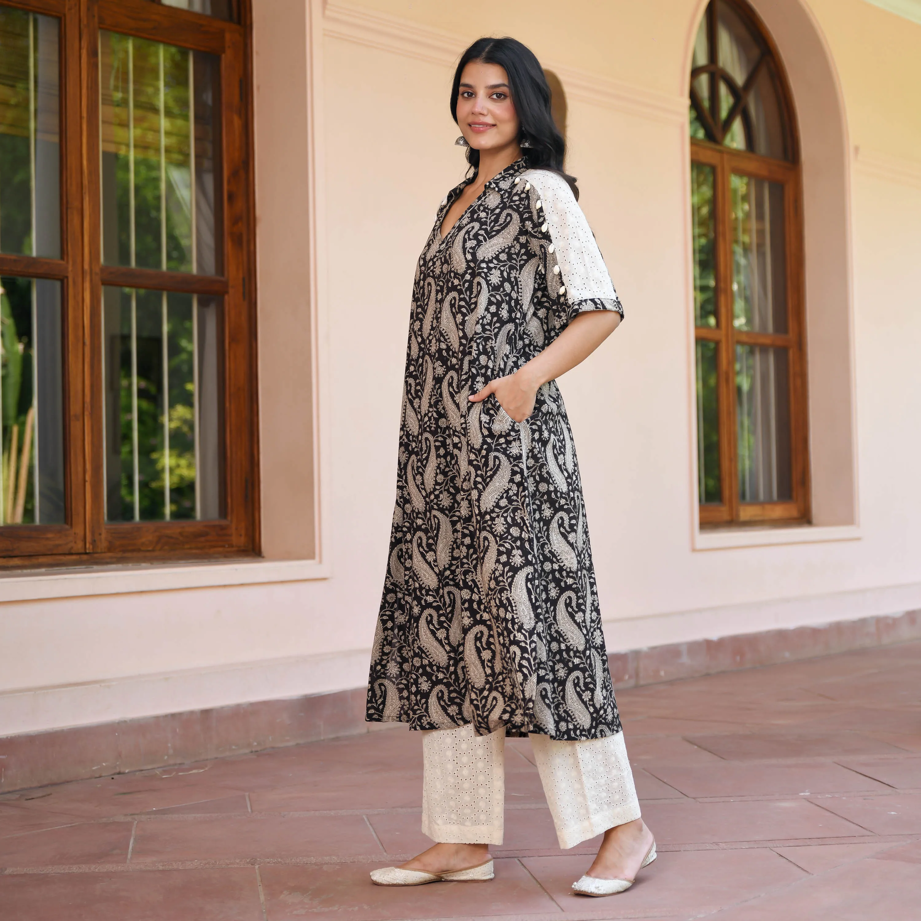 Ishita Black Beige Matching Set