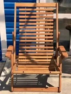 Wooden lounge chair