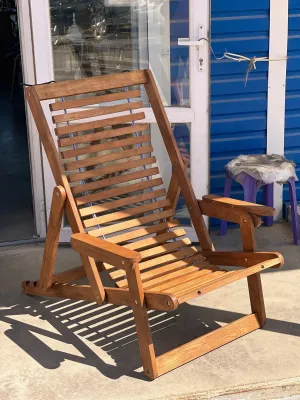 Wooden lounge chair